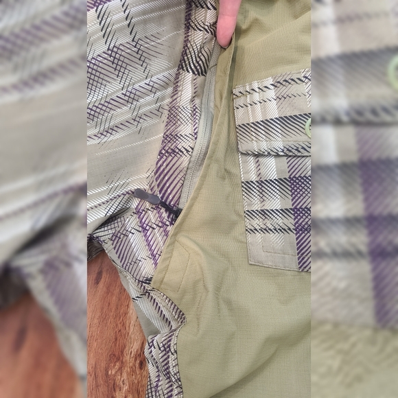 Snowboarding/skiing jacket - Picture 10 of 16